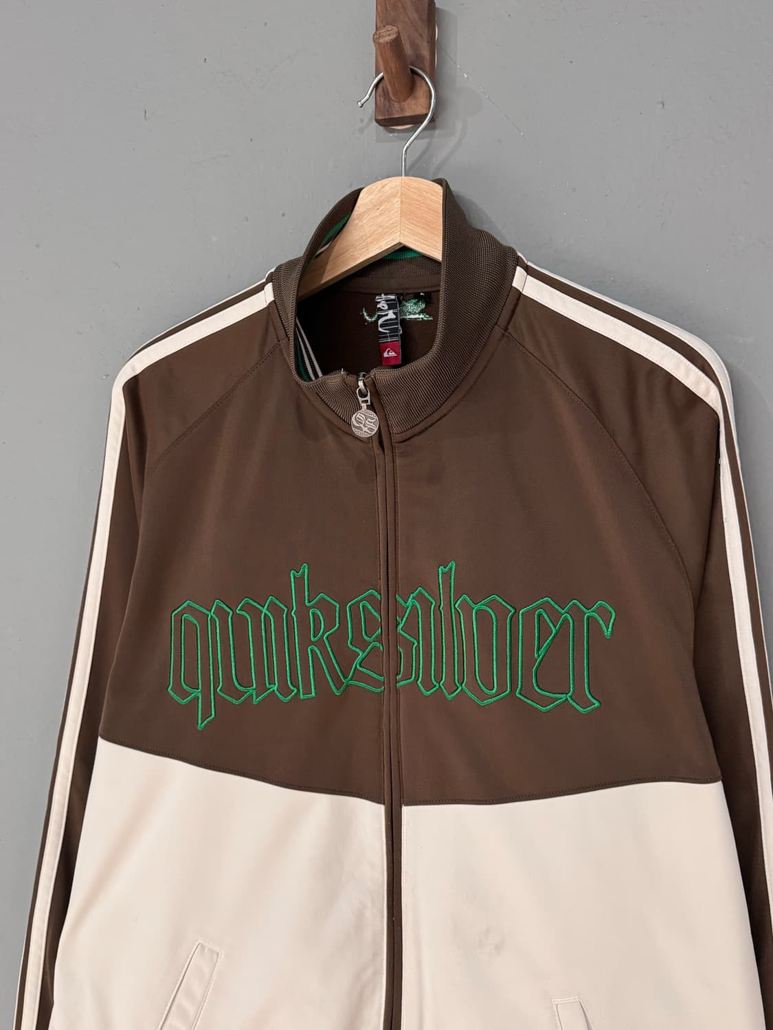 퀵실버 레터링 트랙자켓  상품이미지2