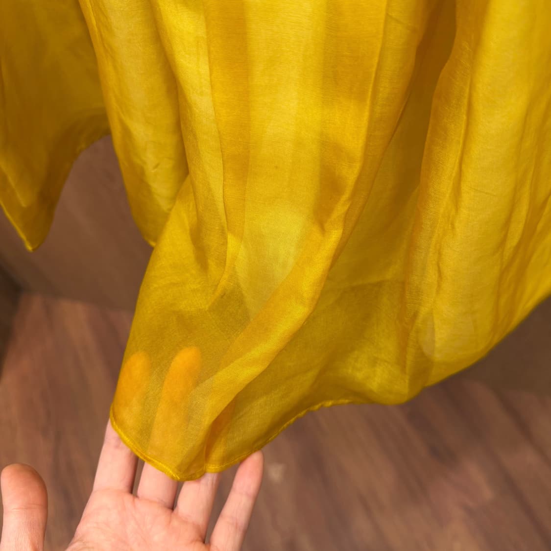 휴고 보스 실크 혼방 A라인 미디 스커트 플리츠 리본 타이 디테일 옐로우 상품이미지6