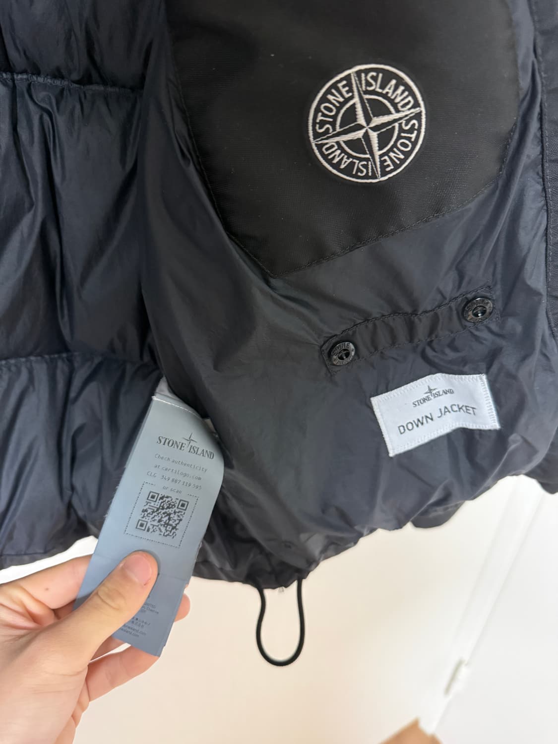 스톤아일랜드 크링클랩스 25FW 블랙 S 상품이미지6