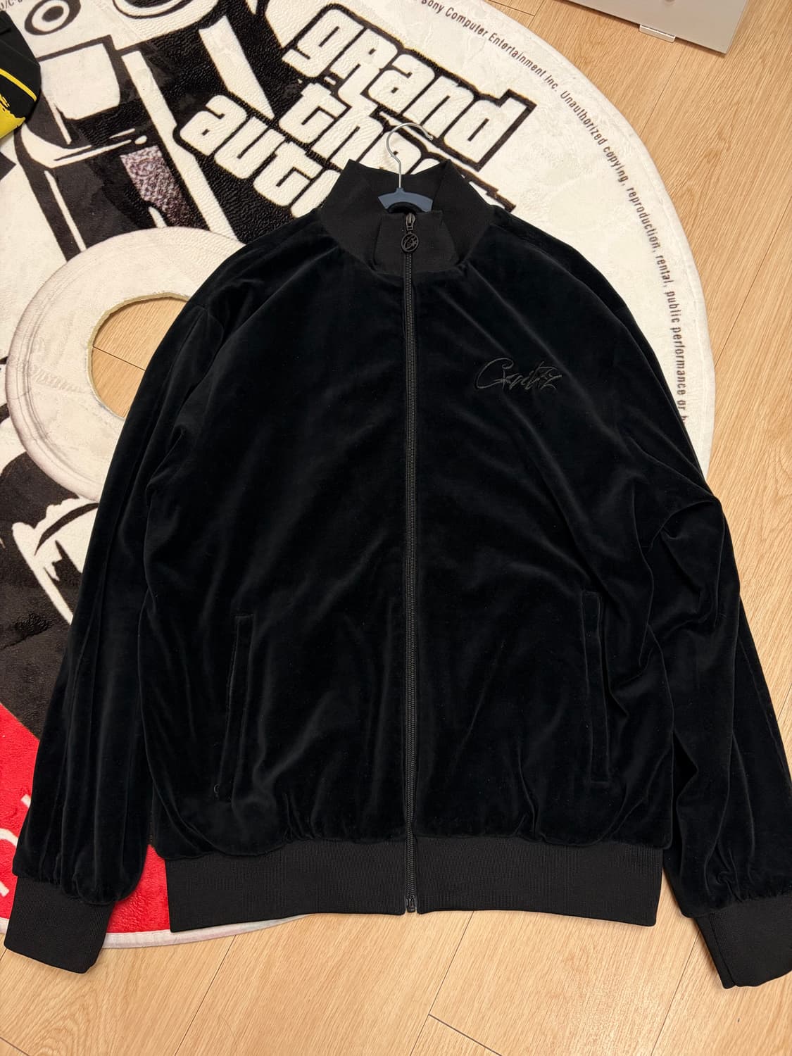 [L] Corteiz 벨루어 자켓 블랙 상품이미지3