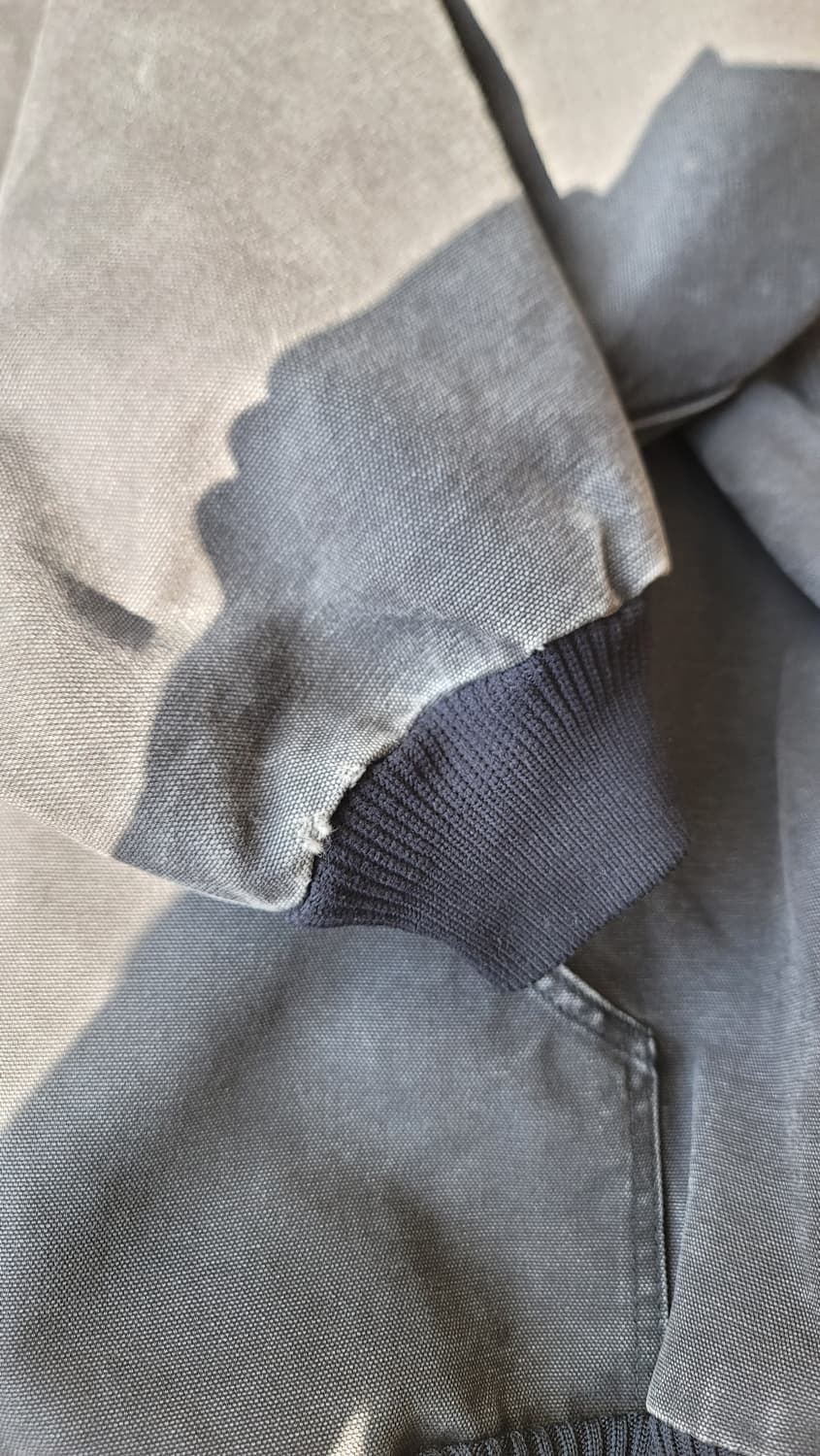 오리지널 칼하트 샌드스톤 j130 블랙색상  XL 사이즈 판매합니다. 상품이미지6