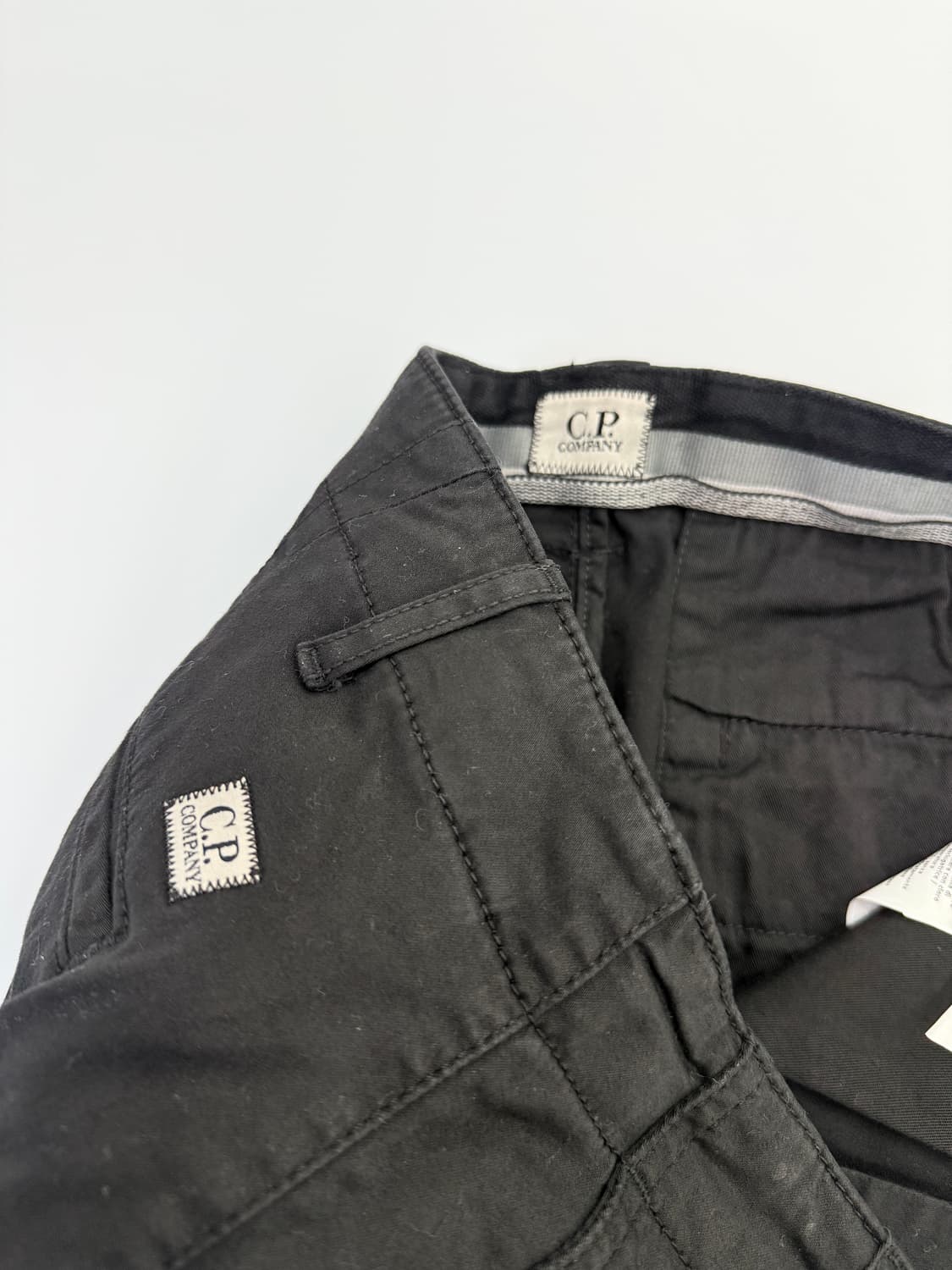 CP컴퍼니 렌즈 와펜 카고 팬츠 블랙 상품이미지4