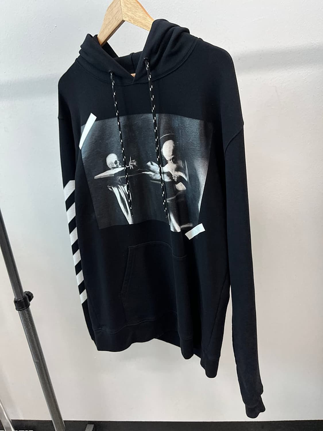 100-105) 오프화이트 카라바조 후드티  상품이미지1