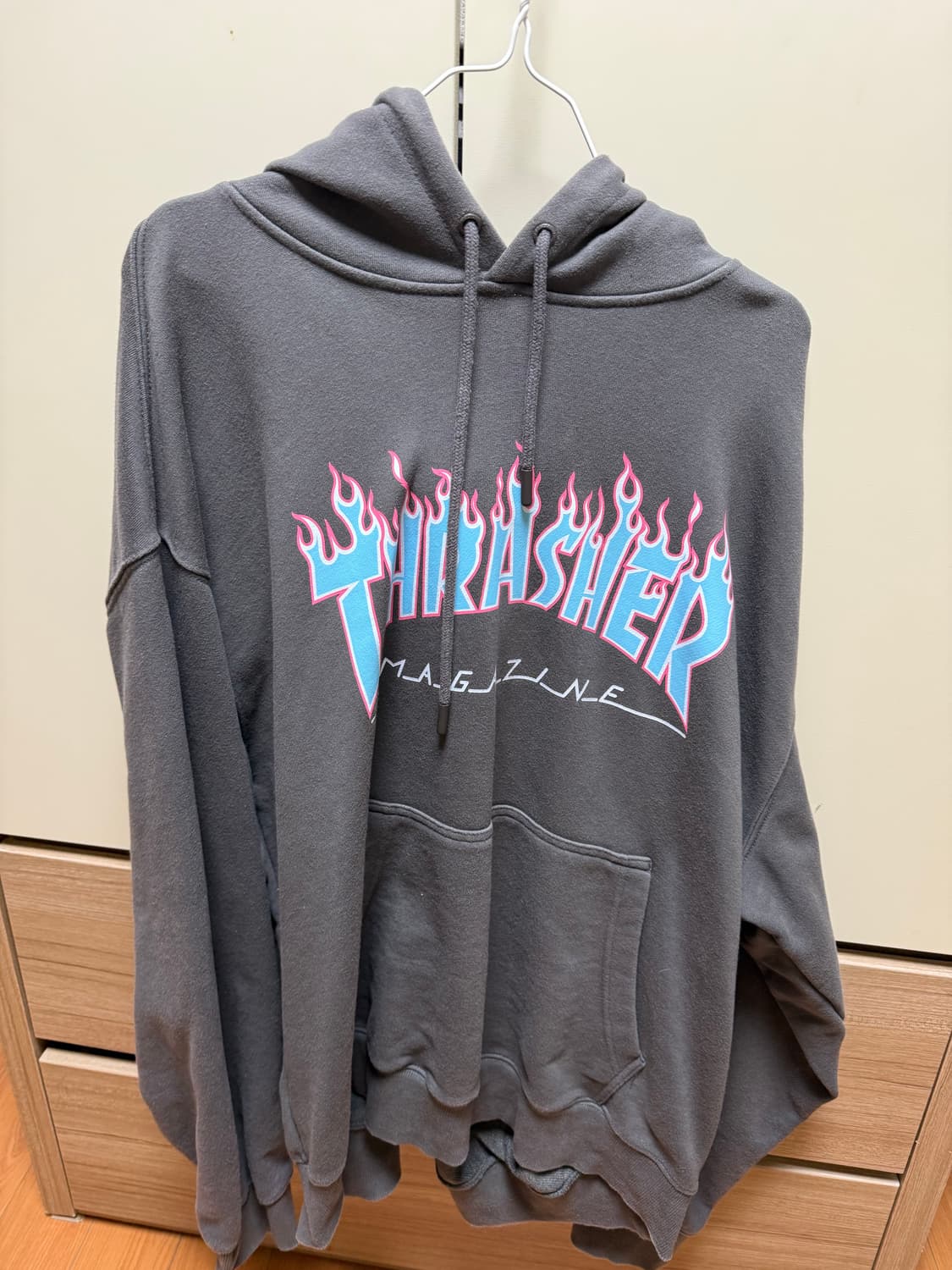 트레셔 후드티 차콜 상품이미지1