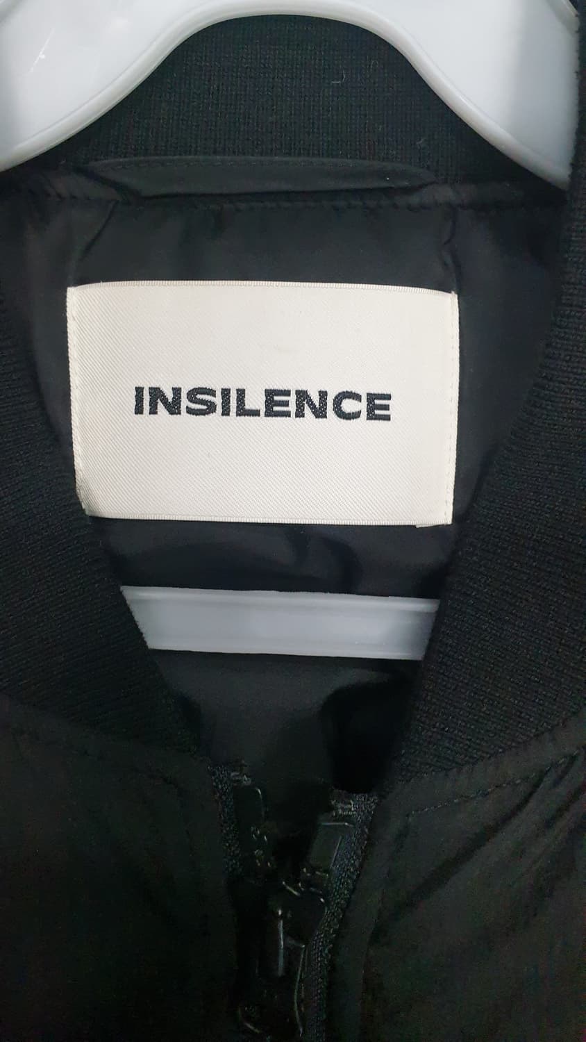 인사일런스 블랙 봄버 자켓 상품이미지2