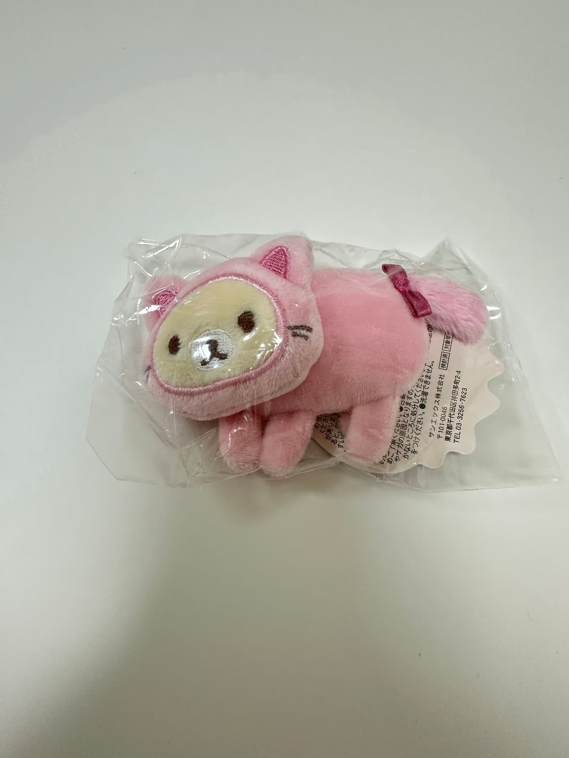 산엑스 레어 리락쿠마 코리락쿠마 스트로베리 캣 네코 뱃지 상품이미지2