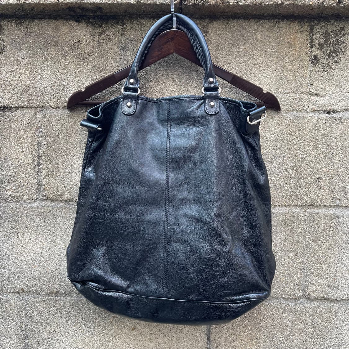 [OS] 발렌시아가 시티 모터 블랙 크로스백 상품이미지2