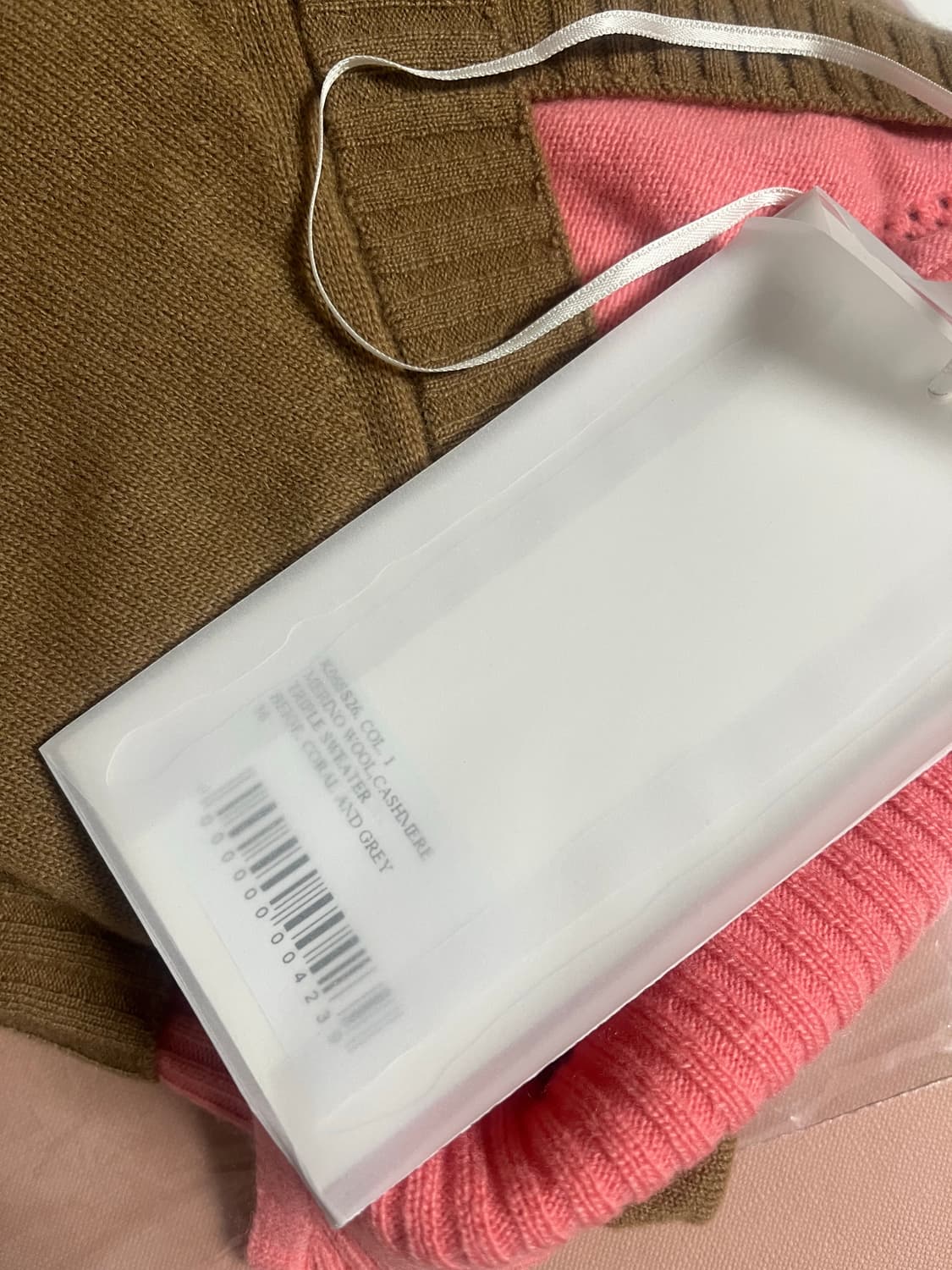 [신품/급처] AUGUST BARRON 스웨터 (36) 상품이미지5