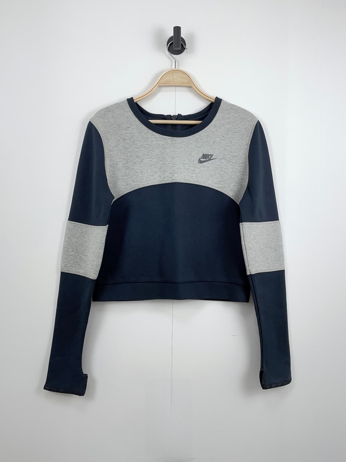 나이키[Nike] 우먼스 핑거홀 배색 백지퍼 맨투맨 상품이미지1