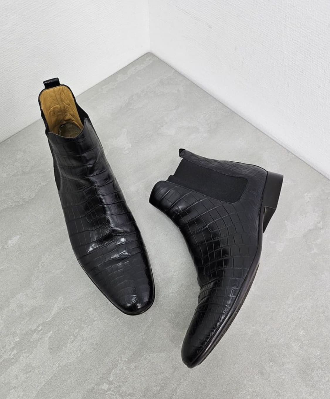 에르메스 첼시부츠(크로커다일 스킨-악어가죽)42.5 사이즈(해외발송) 상품이미지1