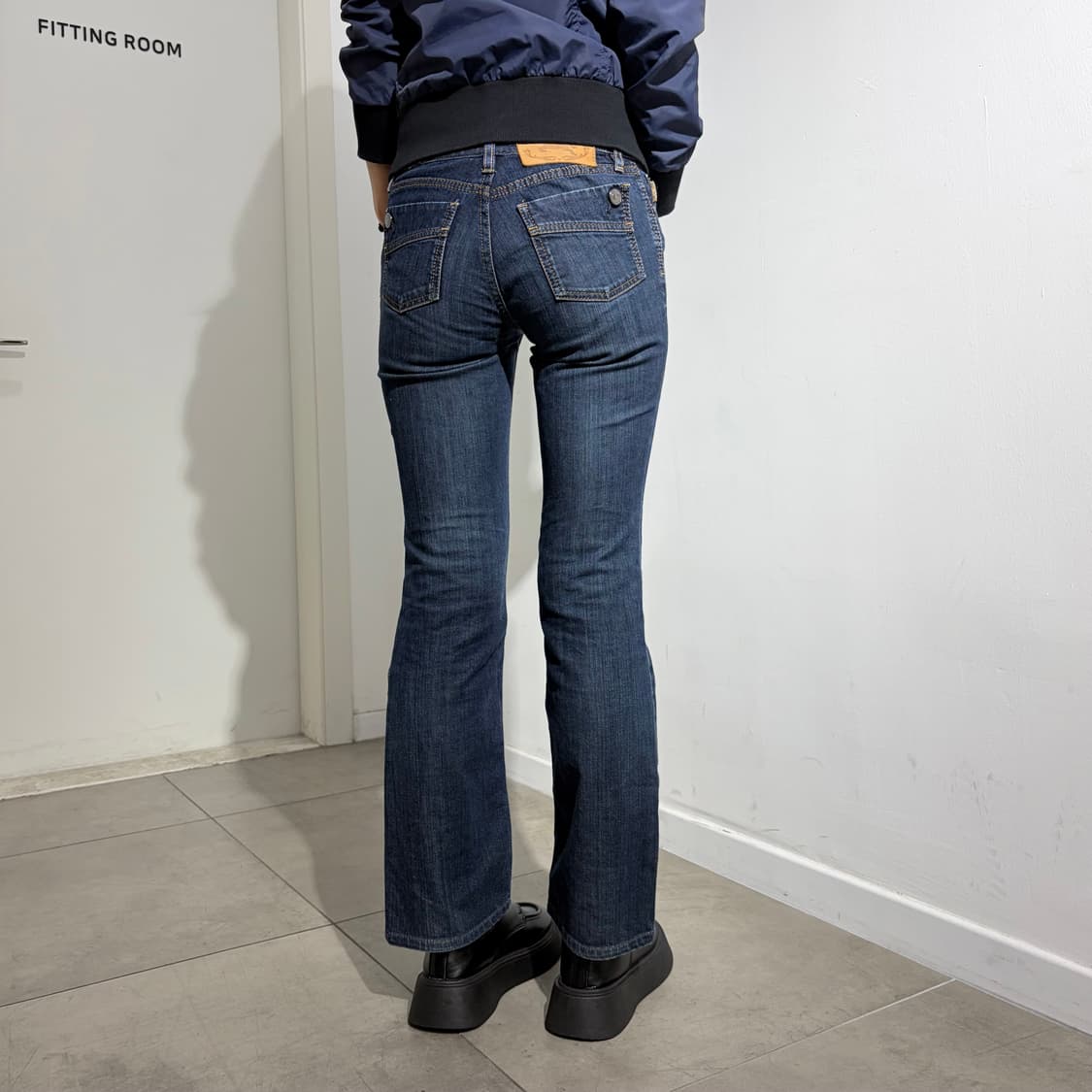 버버리 세미 부츠컷 데님 팬츠 바지 상품이미지4