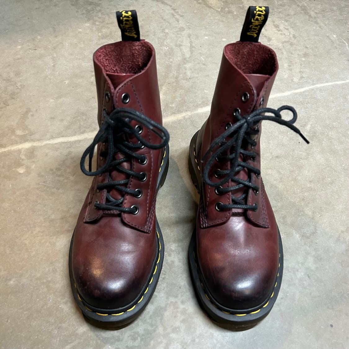 230) 닥터마틴 파스칼 8홀 체리 버건디/블랙 부츠 상품이미지5