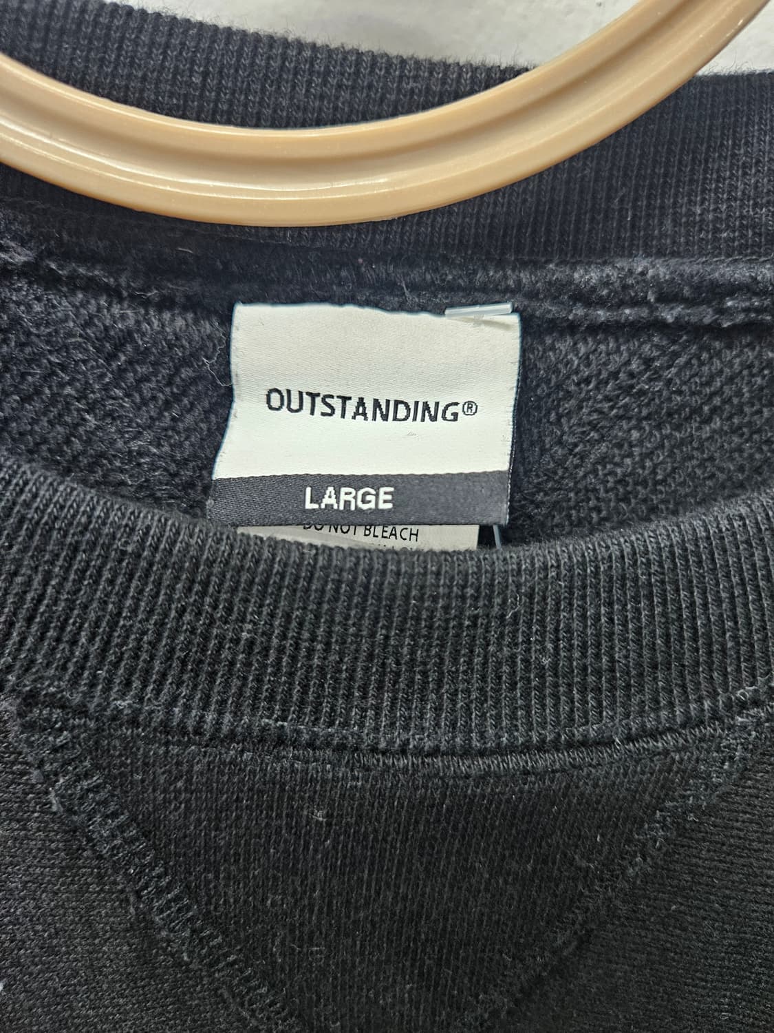 아웃스탠딩 스웻 맨투맨 블랙 상품이미지3