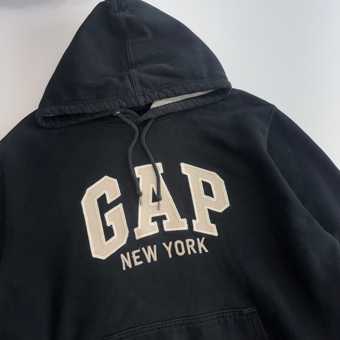Gap 갭 베이지 로고 블랙 후드티 상품이미지4