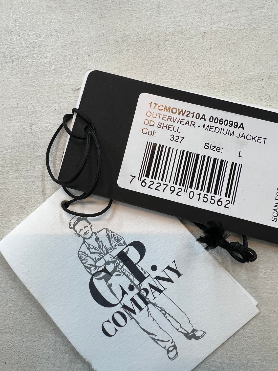 Cp컴퍼니 디디쉘 24년 빈티지베이지 L판매합니다. 상품이미지3