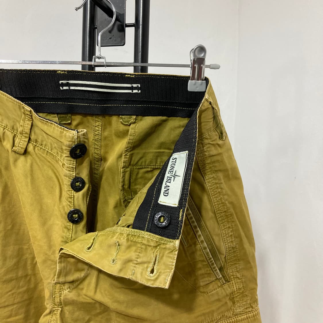스톤아일랜드(Stone Island) 코튼 카고 반바지 상품이미지3