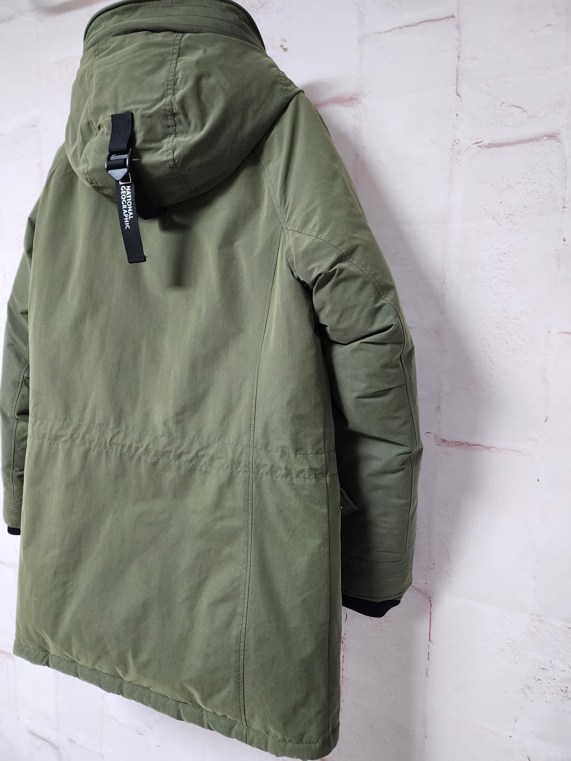 내셔널지오그래픽 
카키색 패딩 야상 점퍼 상품이미지5