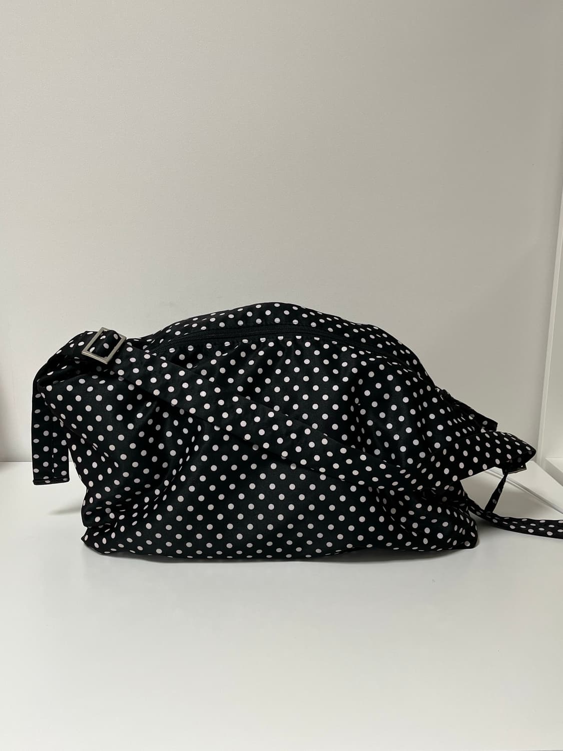 얀시시 필로우 보트백 도트가방 상품이미지1