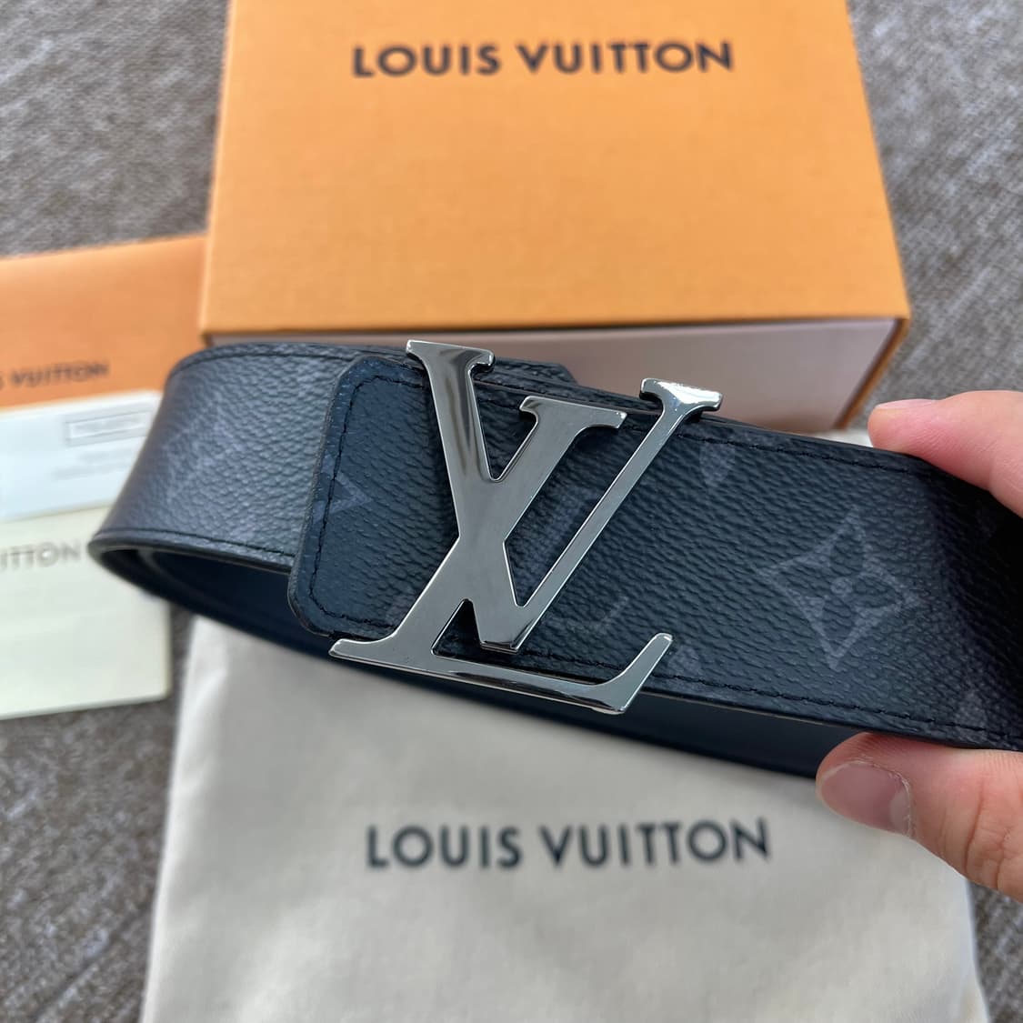 루이비통 이클립스 LV 리버서블 벨트 100/40 상품이미지2