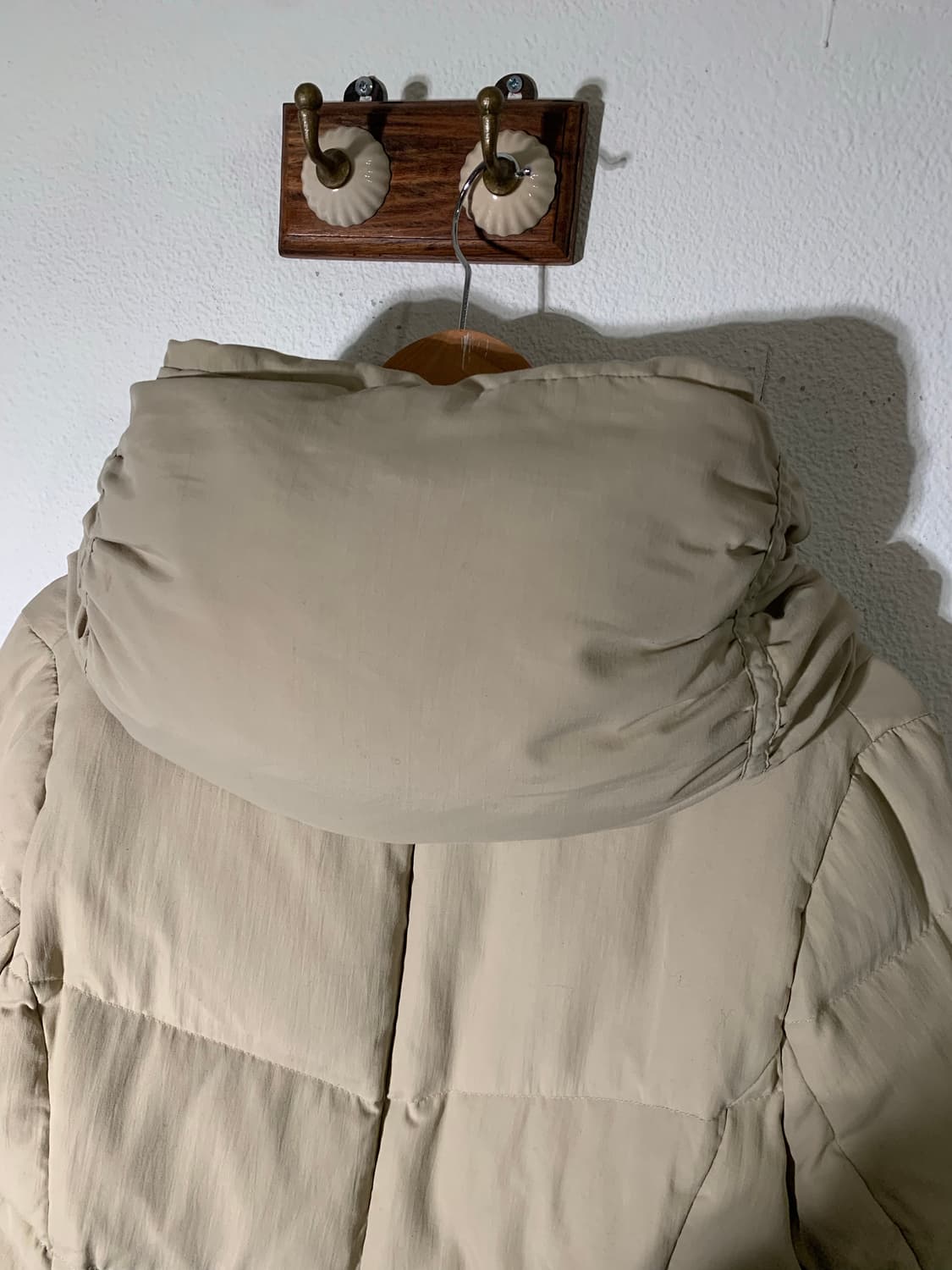 빔즈하트 하이 숄카라 사선 버튼 베이지 패딩 상품이미지7