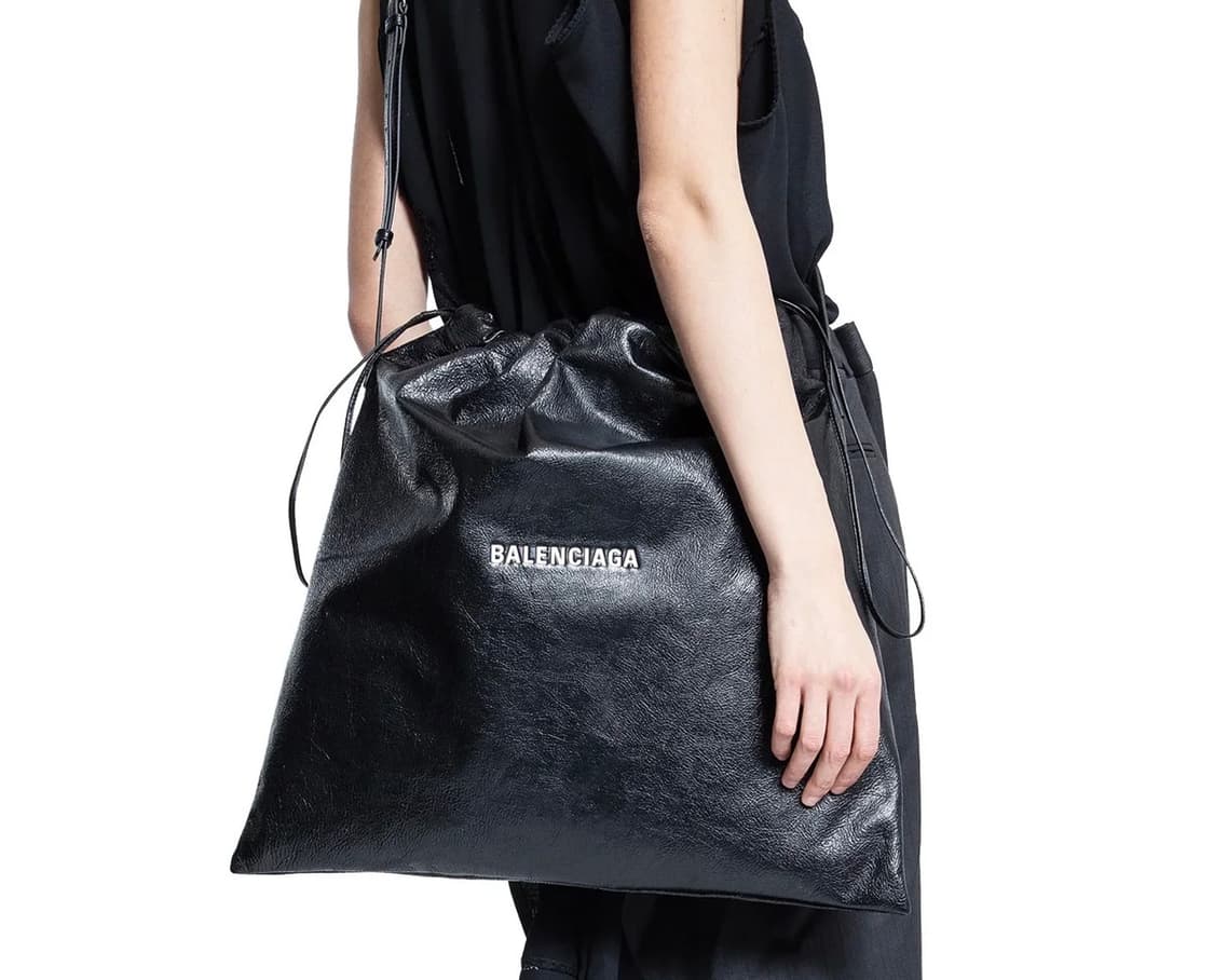 발렌시아가 가죽 크로스백 숄더백 블랙 팝니다 상품이미지1