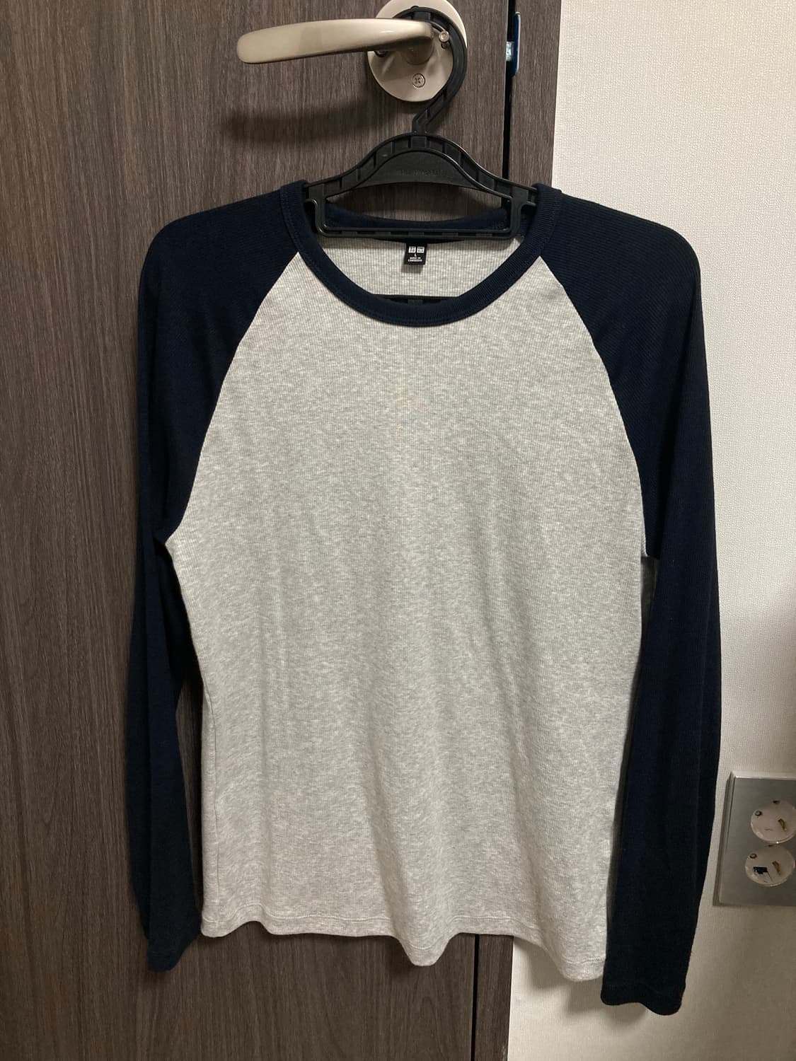 유니클로 티셔츠 상품이미지1