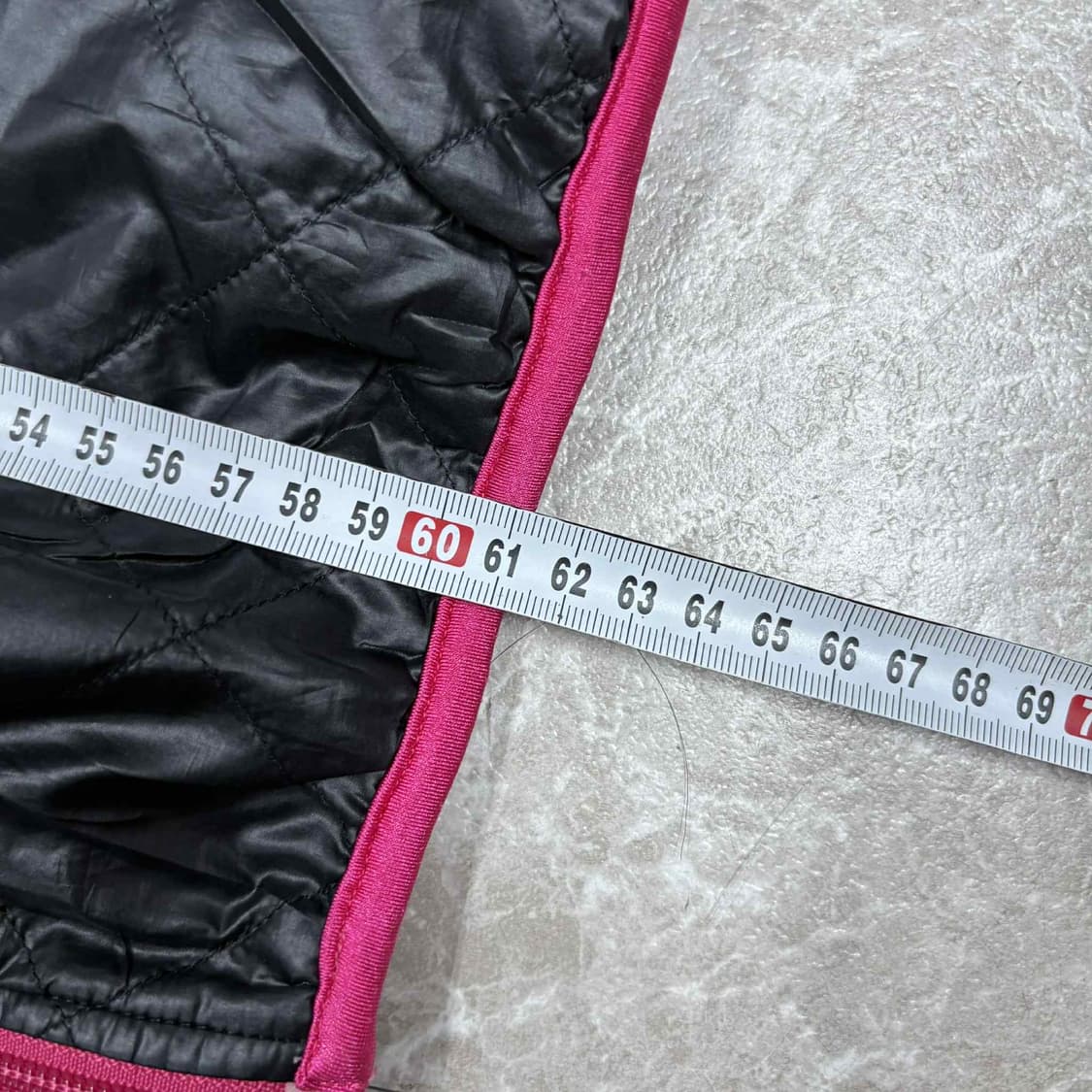 퓨마 일본판 블랙 핑크 퀄티드 자켓 경량  후드 패딩(L) 상품이미지6