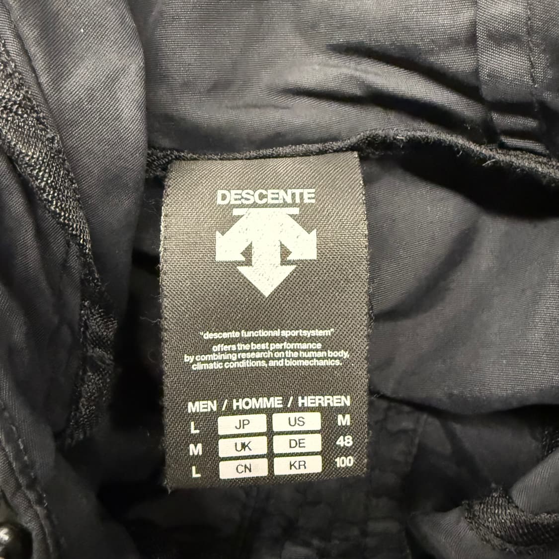 [정품/100] 데상트 블랙 아노락 후드 바람막이 b16 상품이미지5