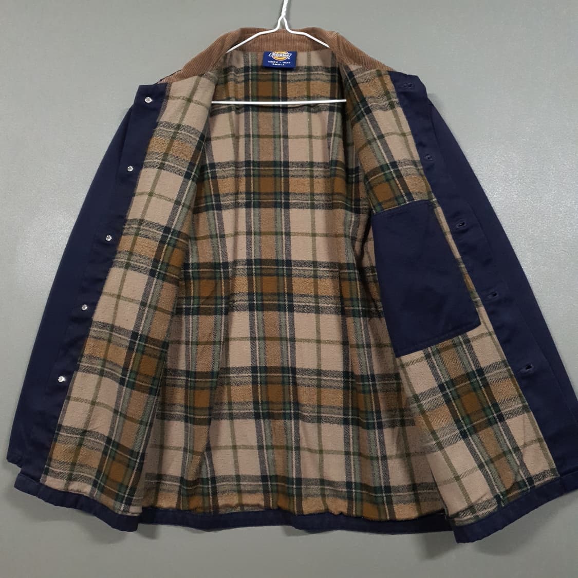 실측 L (100) 디키즈 코듀로이 노바체크 포켓 워크 초어 자켓 네이비 상품이미지6