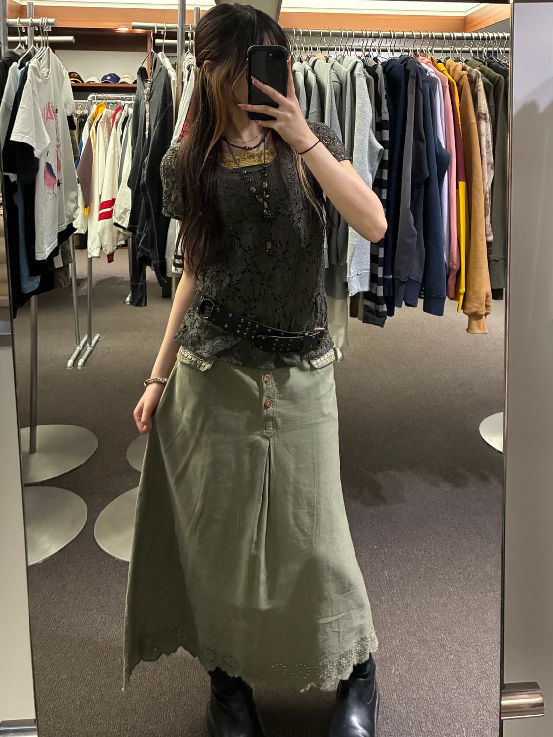 OS)wardrobe 빈티지 여성 꽃 펀칭 디테일 롱 스커트 상품이미지9