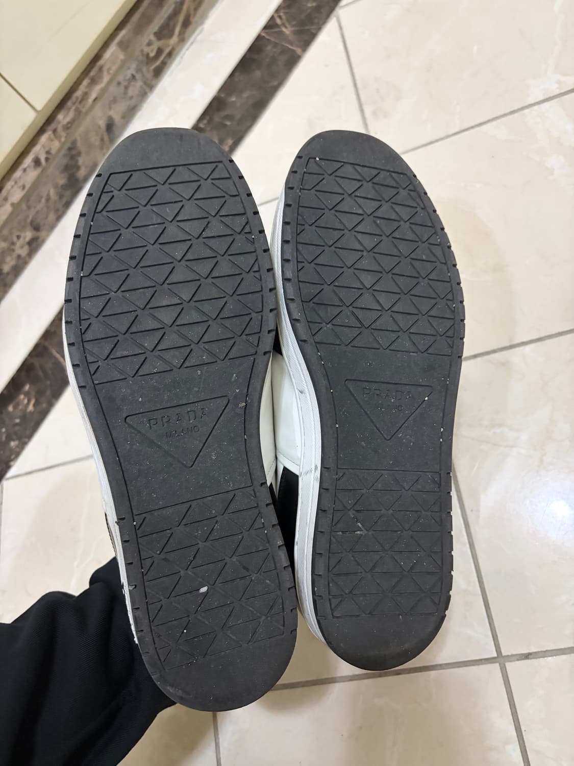 프라다 디스트릭트 스니커즈 상품이미지6