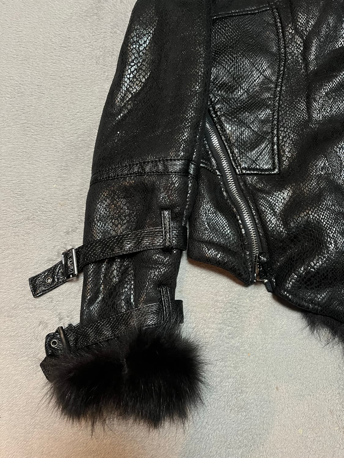 Shalang 파에톤 지퍼 디테일 무스탕 자켓 상품이미지6