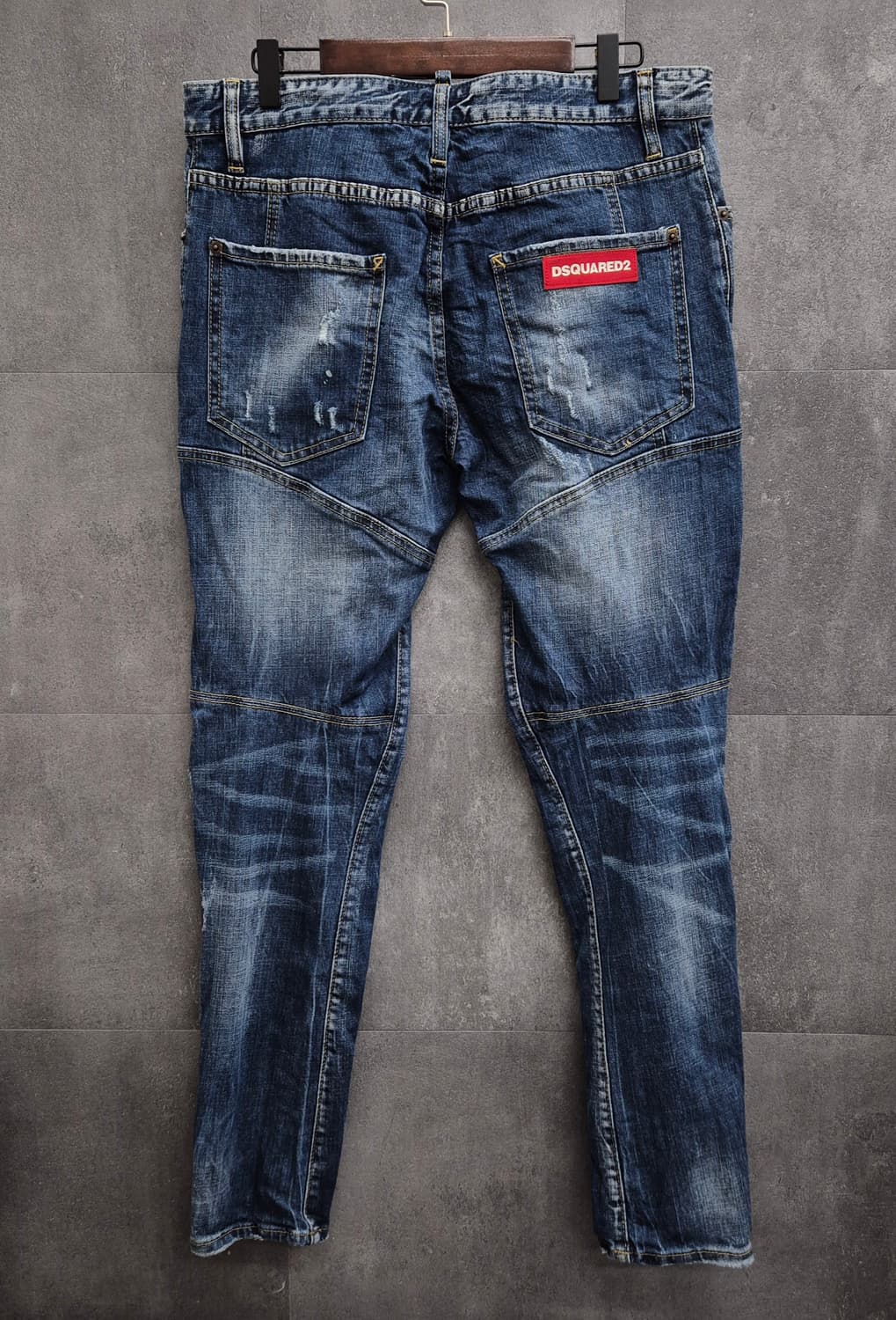DSQUARED2 입체로고 레드 패치 스팟락싱 중청 50 상품이미지4