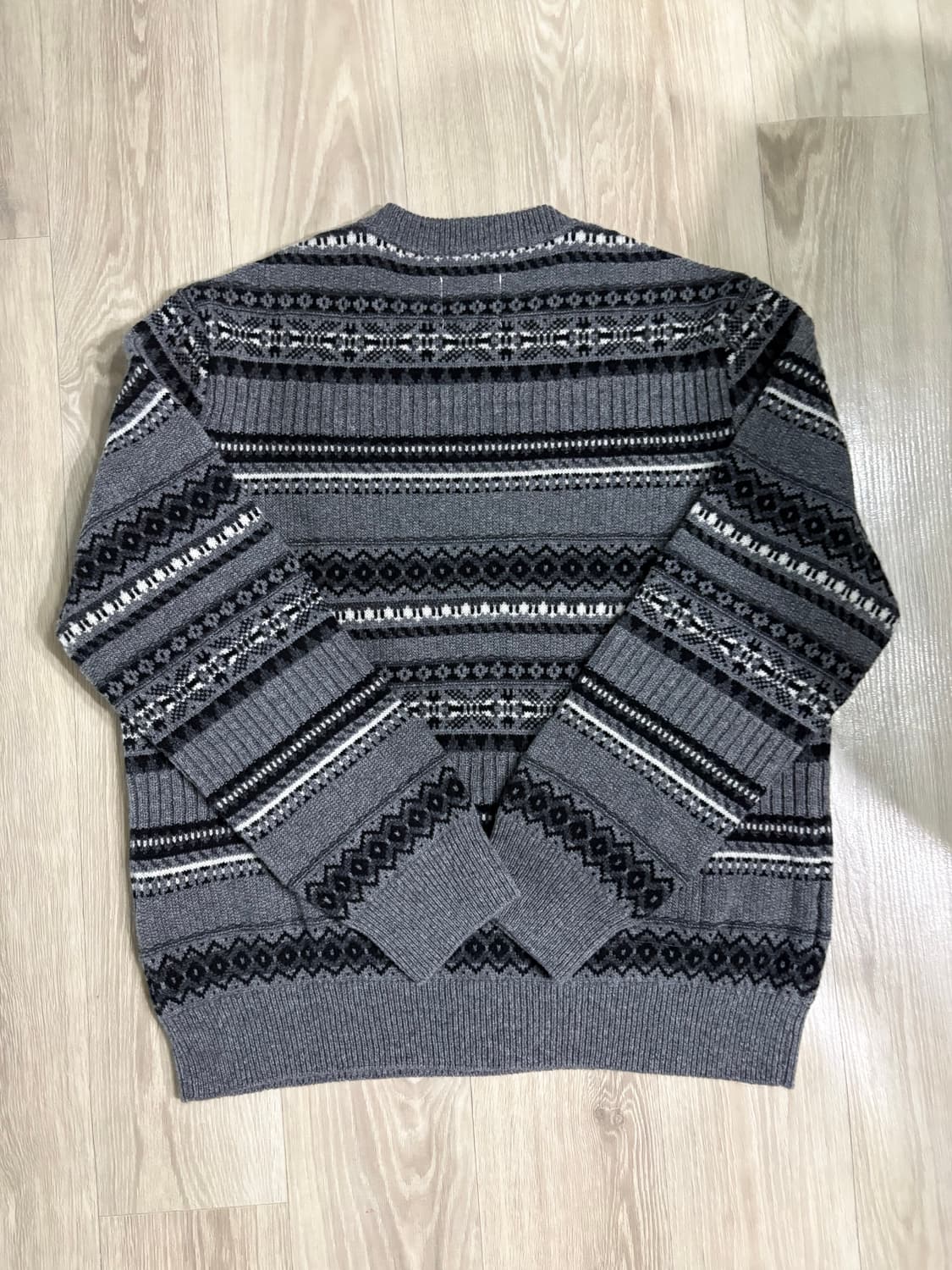 솔로이스트 25aw 페어아일 니트 상품이미지5