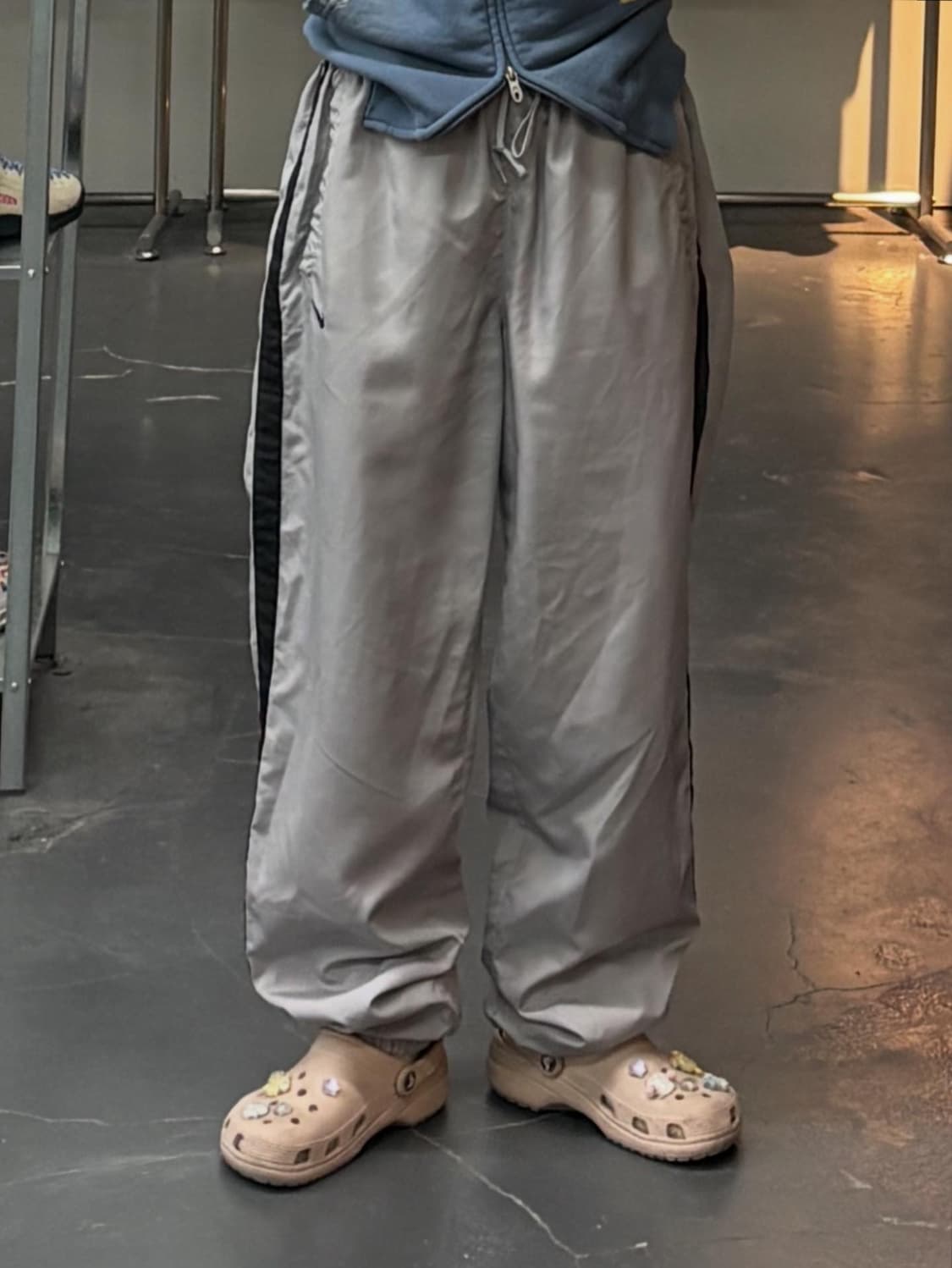 나이키 00s 그레이 스우시 로고 트랙팬츠 A3450 상품이미지1