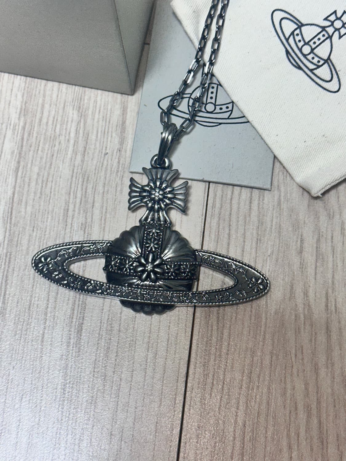 비비안웨스트우드 고딕 orb 목걸이 상품이미지2