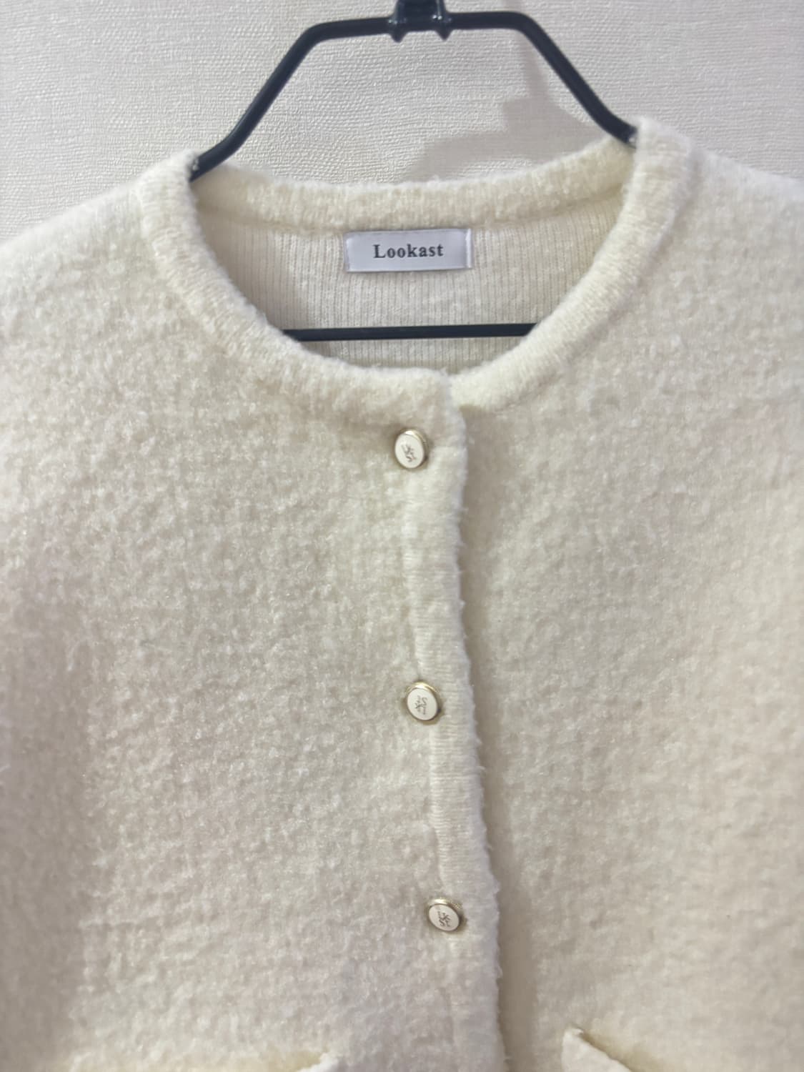 룩캐스트 화이트 퍼 가디건 상품이미지2