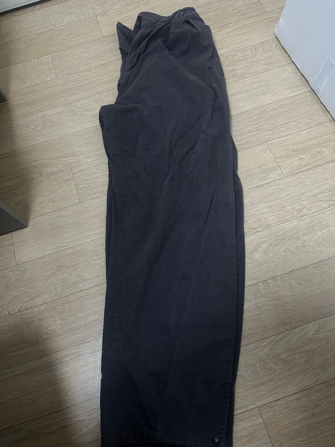 산산기어 사이드 스냅팬츠 와이드 차콜 2사이즈 상품이미지3