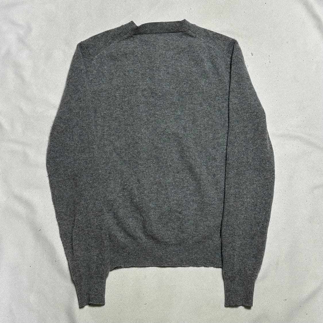 L 꼼데가르송 골드 하트 로고 여성용 그레이 울 가디건 상품이미지3