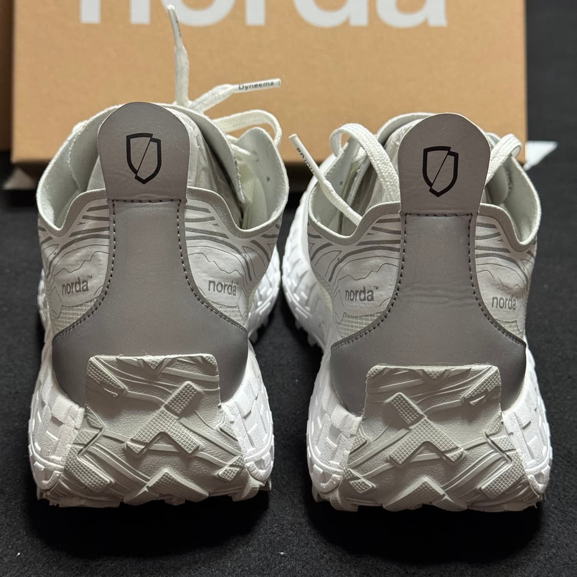 [270] 노다 001 화이트 실버 norda 001 상품이미지5