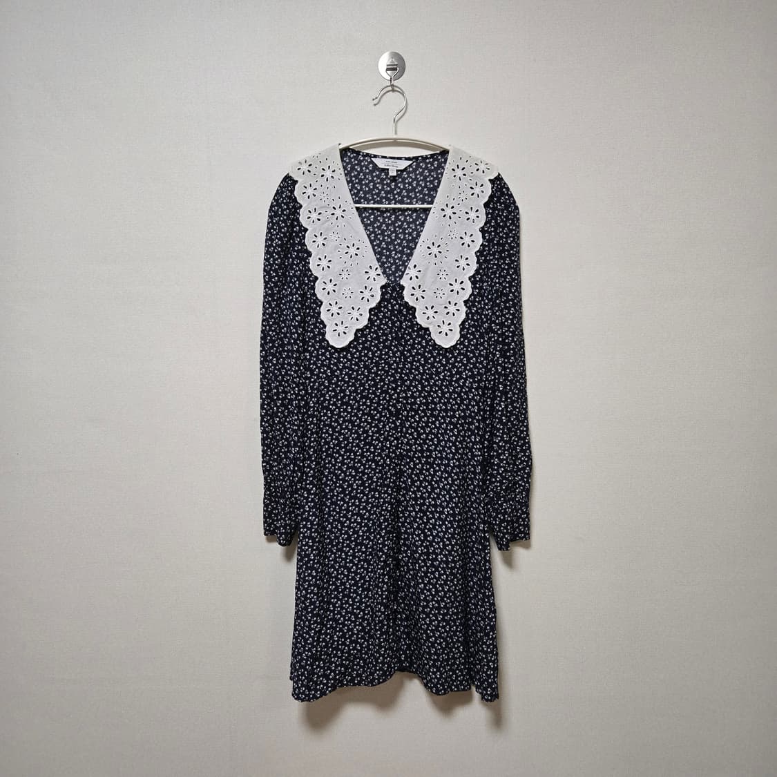 앤아더스토리즈 빅 카라 패턴 원피스  상품이미지3