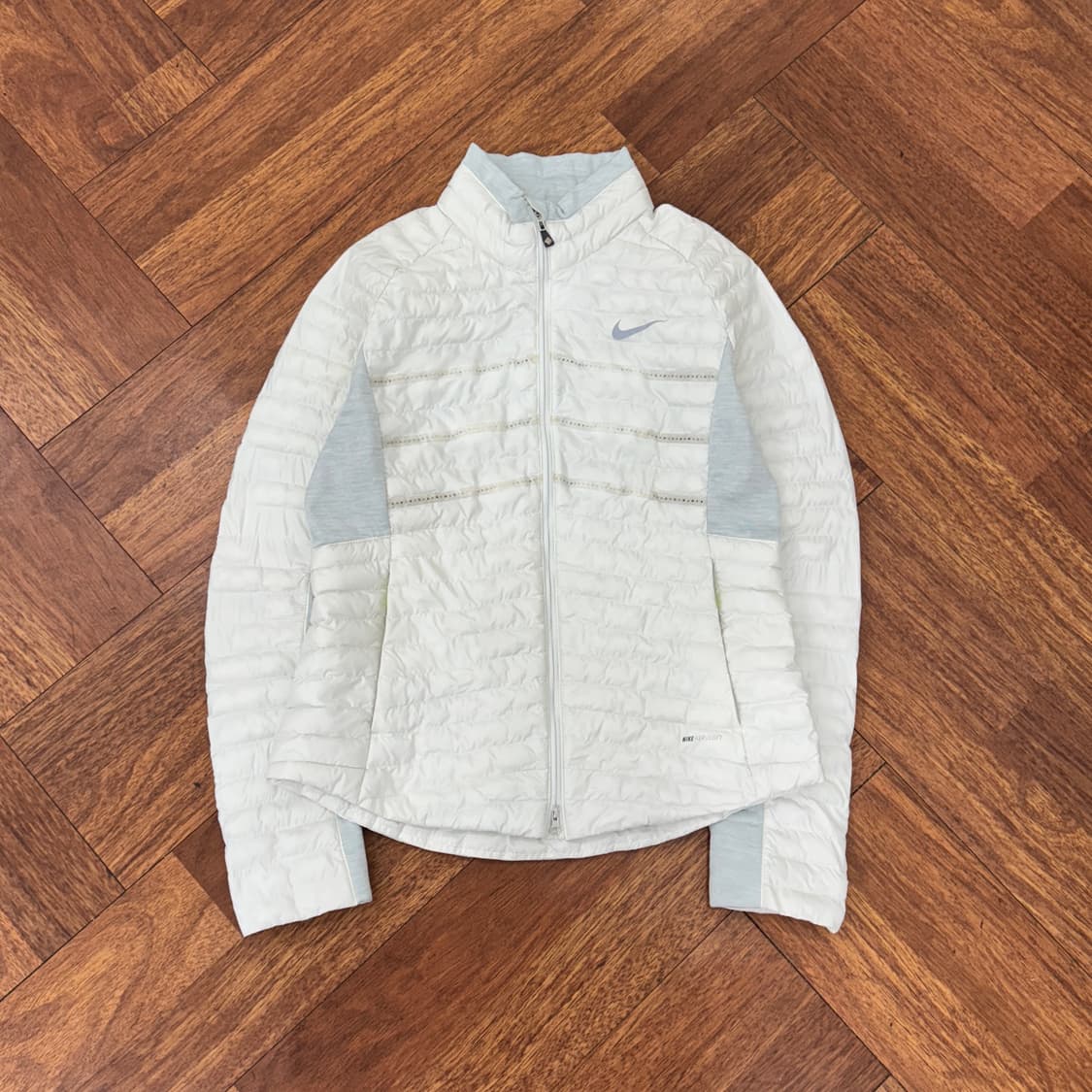 L 나이키 에어로로프트 경량 패딩 자켓  상품이미지1