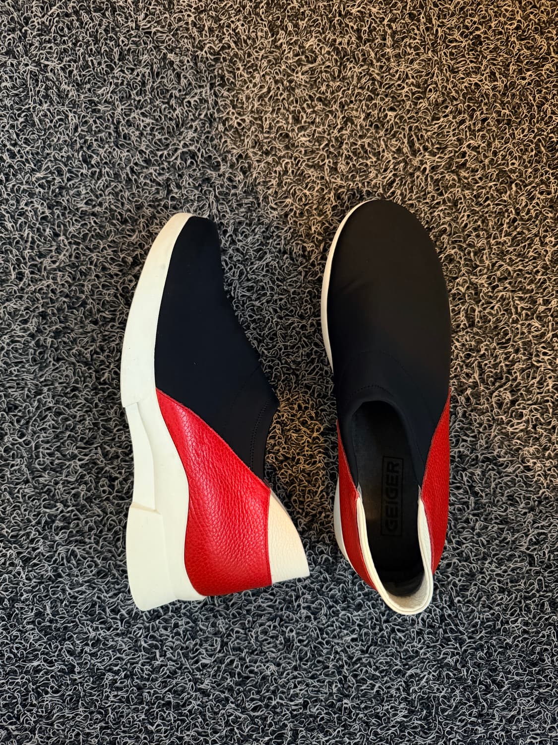 가이거(GEIGER) 천연가죽 콤비 슬립온 스니커즈 상품이미지4