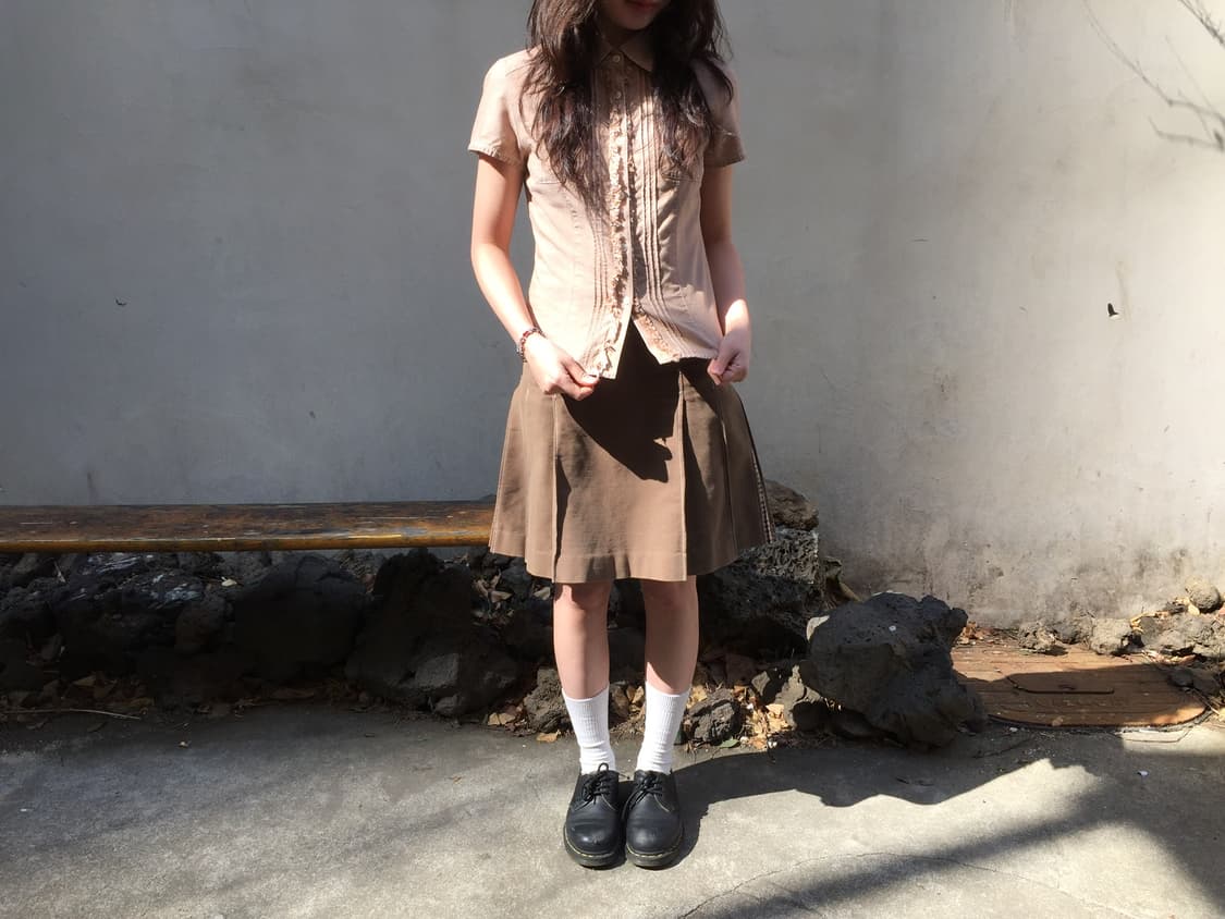 빈티지 반팔 셔츠 프릴 트리밍 디테일 슬임핏 베이지 상품이미지3