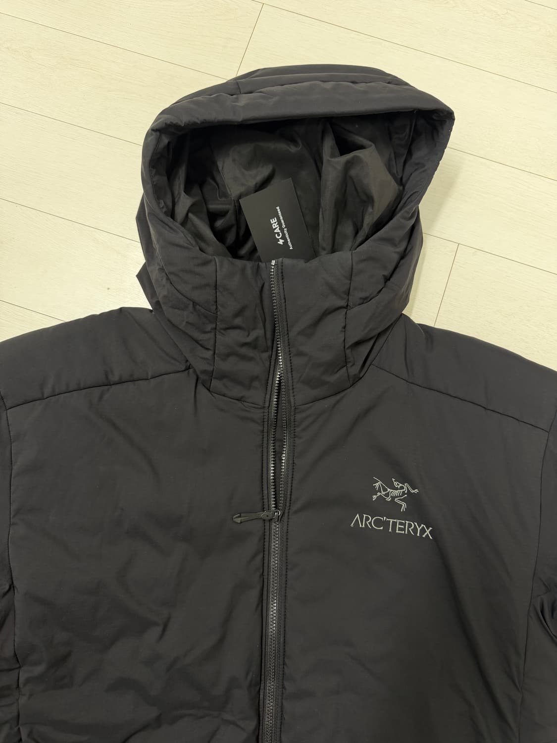 아크테릭스 아톰 AR M 사이즈 블랙  상태 9.6/10  사진찍고 절대 상품이미지2