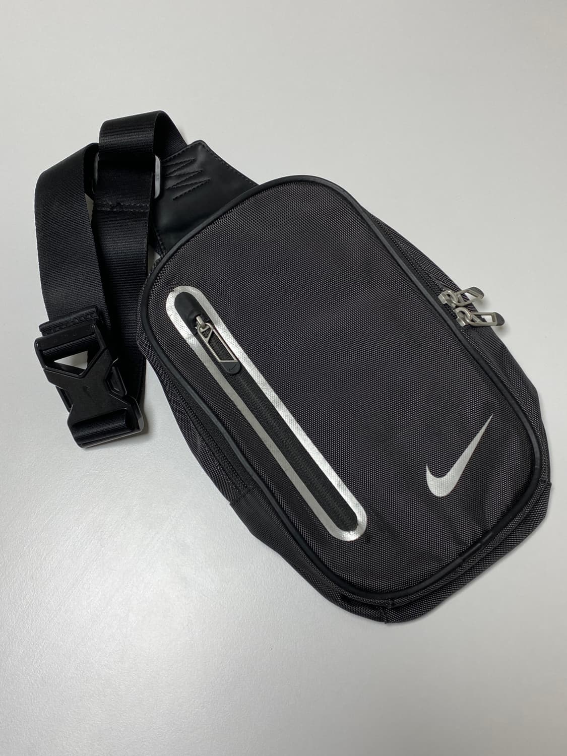 나이키 리플렉티브 슬링백 블랙  상품이미지1