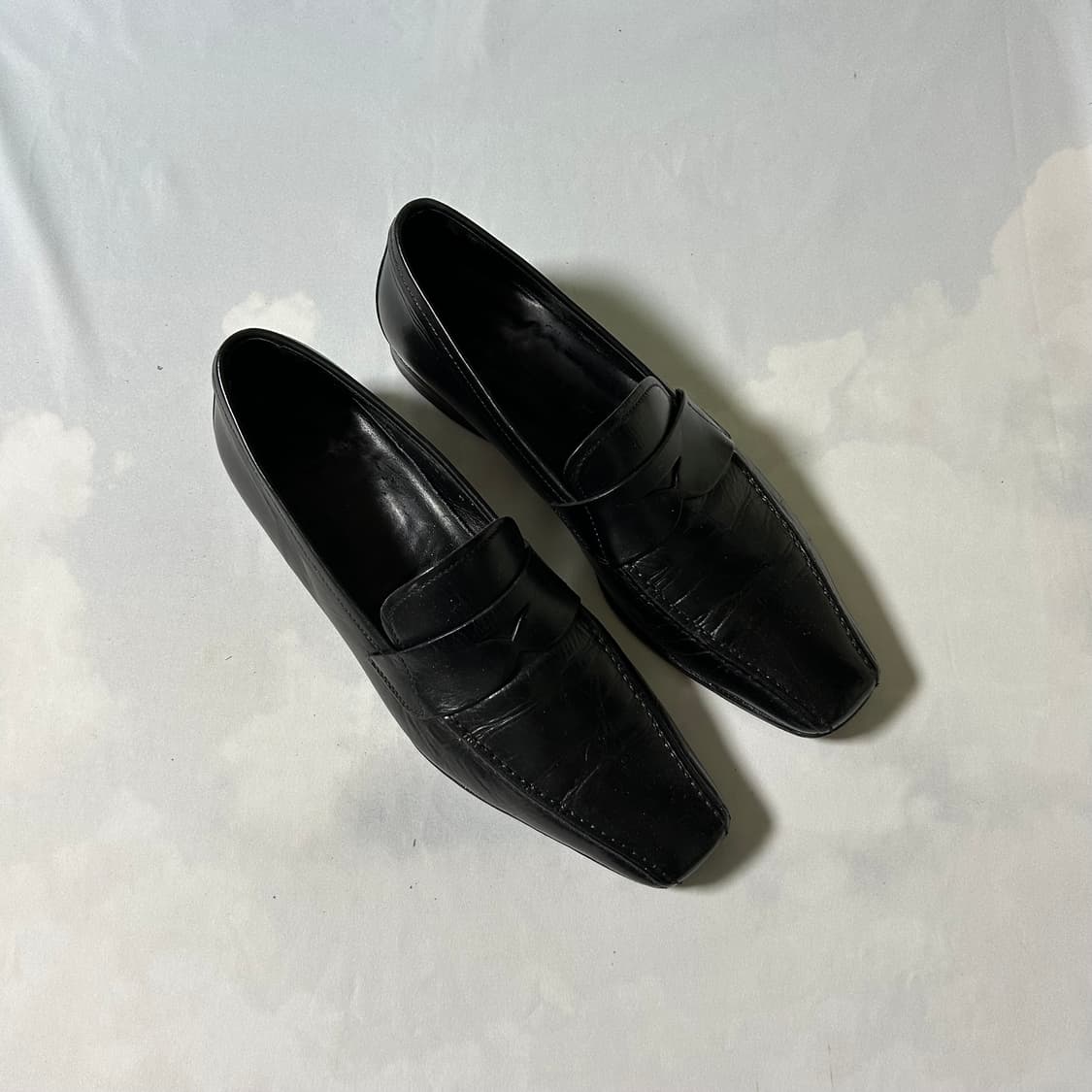 Prada classic semi square toe loafers 상품이미지2