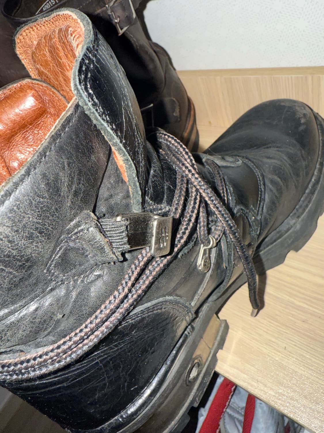 뉴락 부츠 280 사이즈 판매합니다 상품이미지8