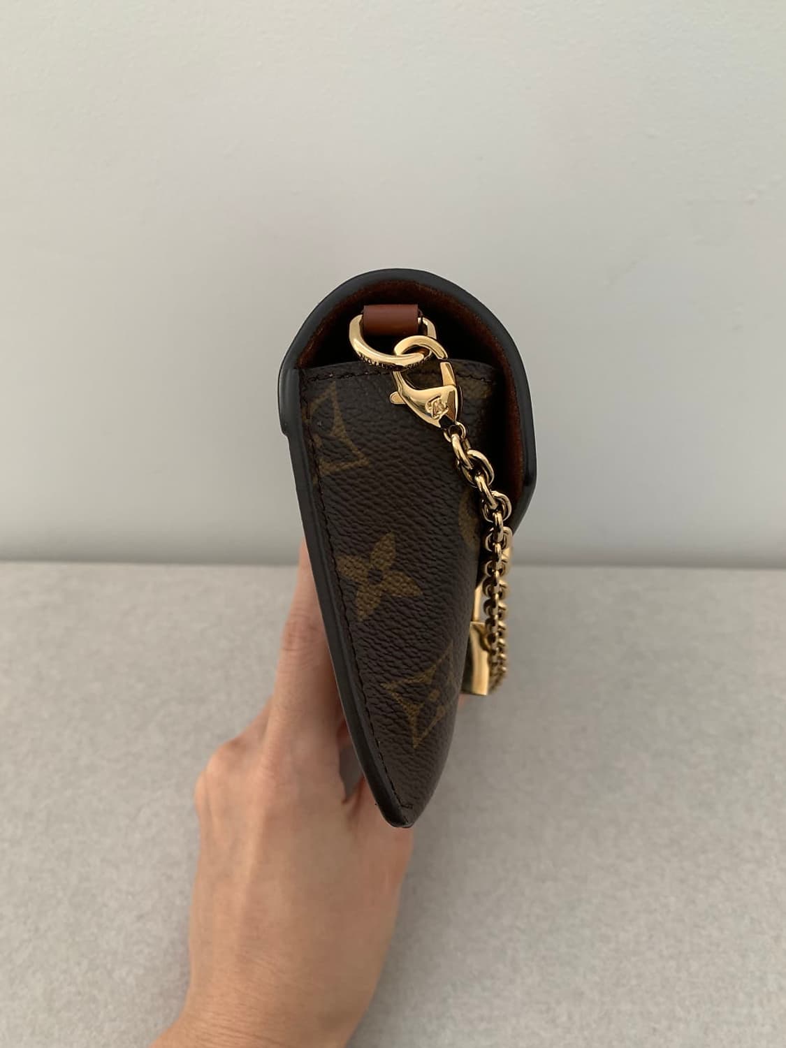 루이비통 패들락 온 스트랩 상품이미지3