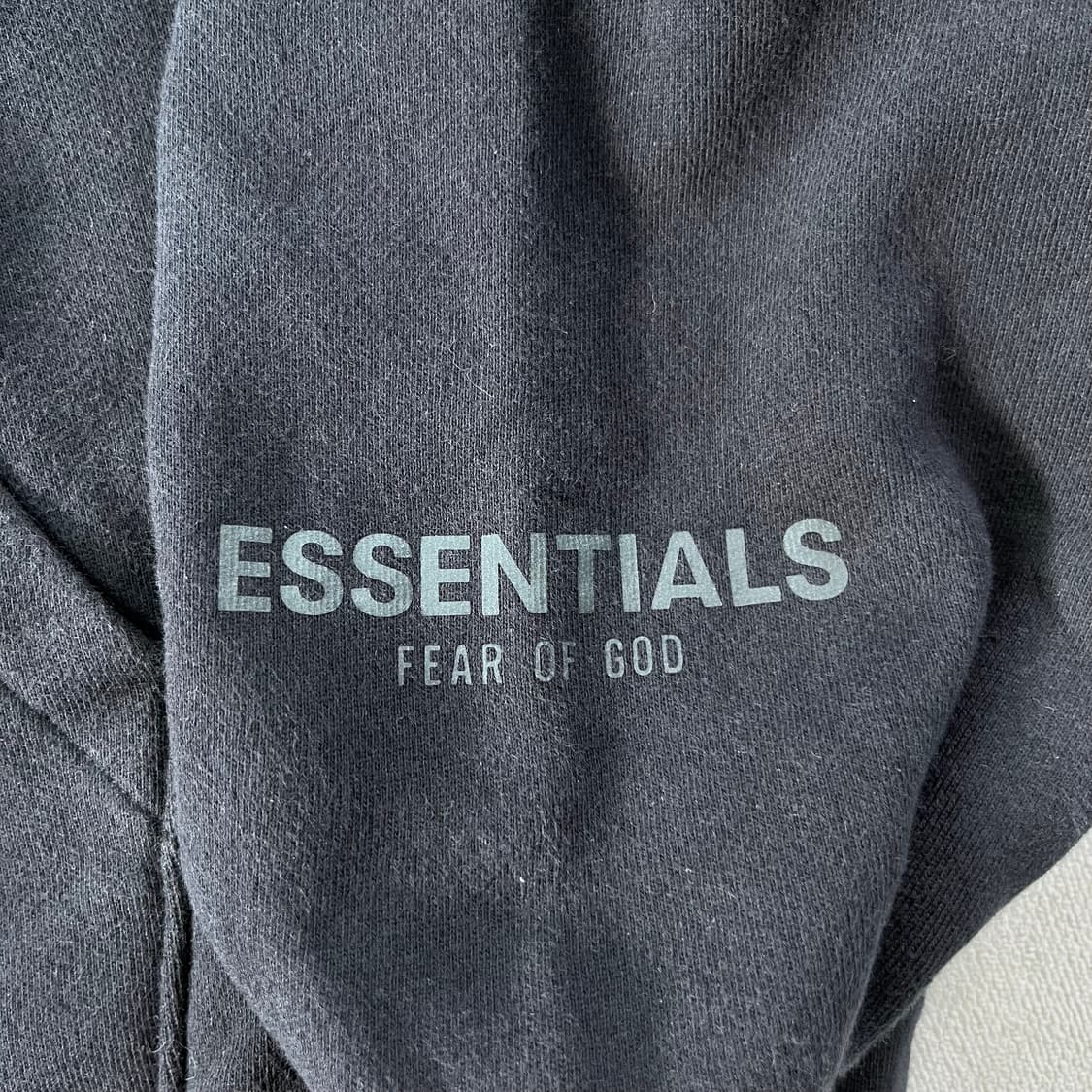 105 피오갓 에센셜 후드티 상품이미지5